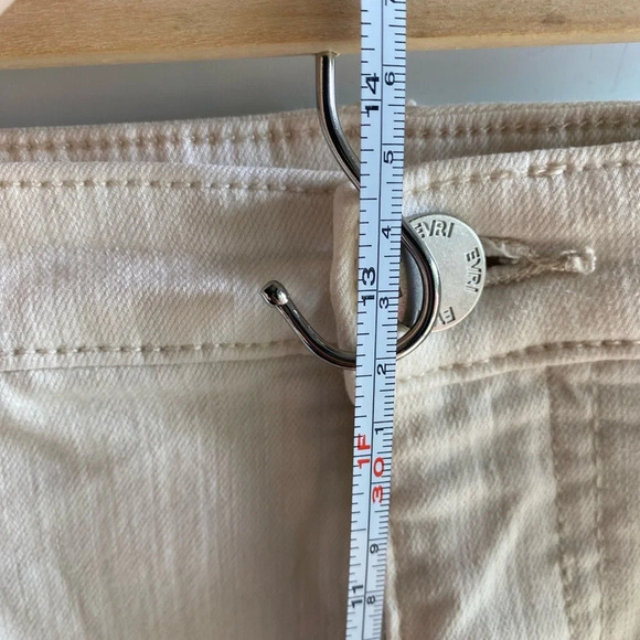 EVRI Women's 24W Cream Jeans Straight Leg Ankle Length 5 Pocket EUC Stretch Pant - Picture 6 of 8